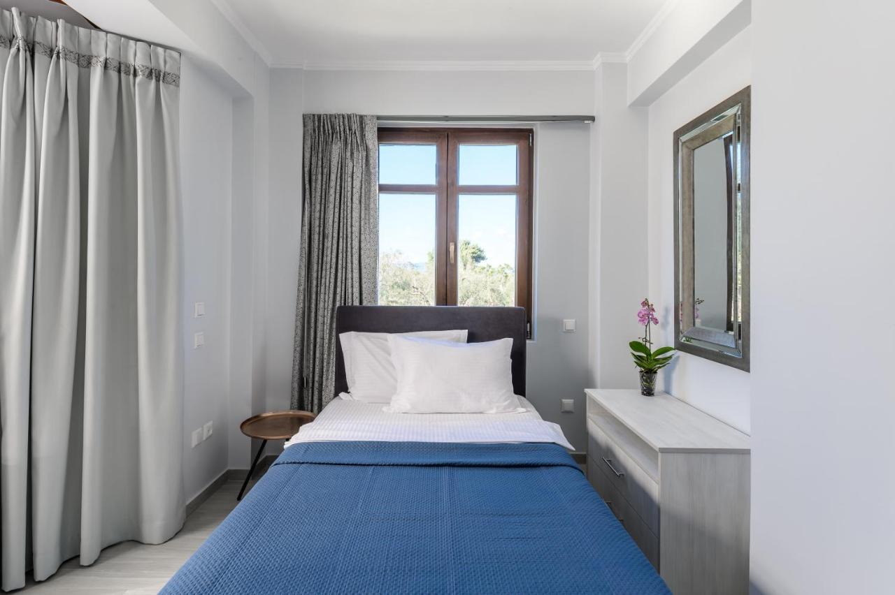 Villa Filoxenia - By The Sea - Up To 12 Guests Kato Rodini
