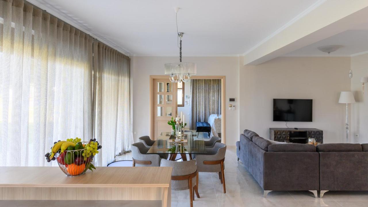 Villa Filoxenia - By The Sea - Up To 12 Guests *