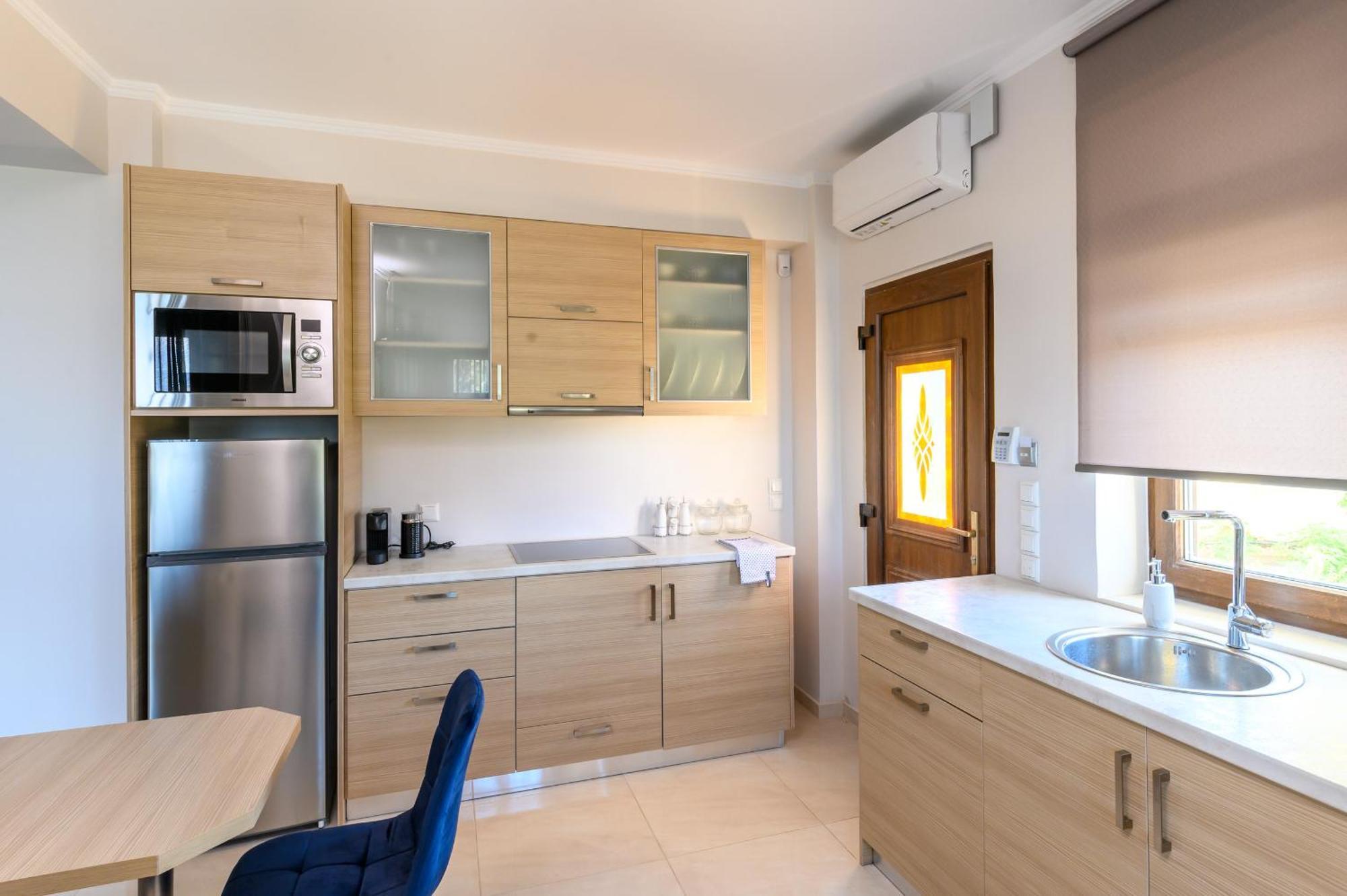 Filoxenia - By The Sea - Up To 12 Guests